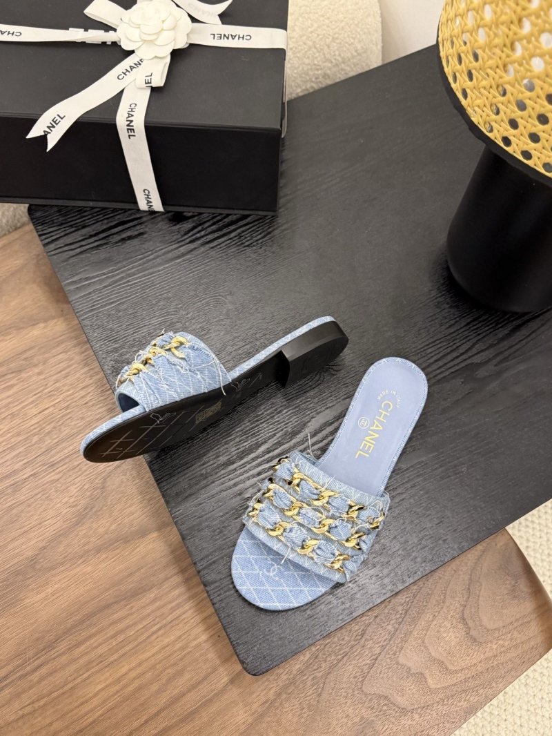 Ch**el slippers